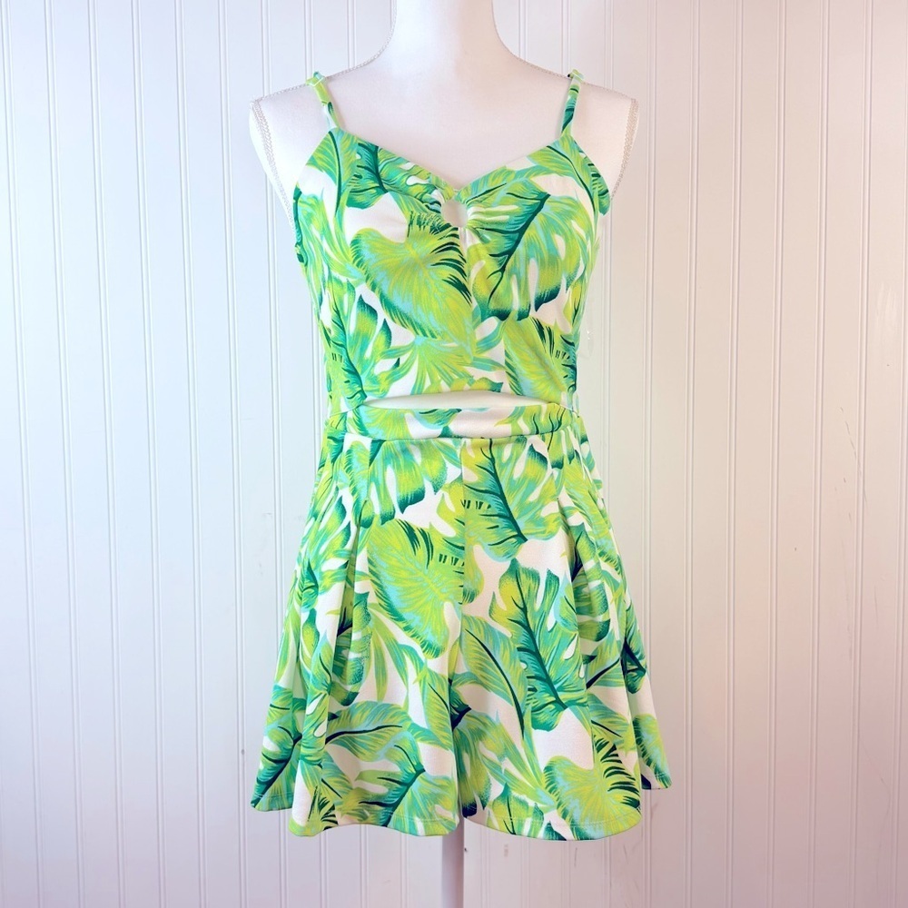 Madden NYC Lime Green Tropical Floral Short Knit Romper – Size Medium – NWOT - Picture 5 of 9